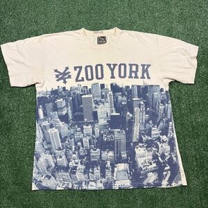 Vintage Y2K Zoo York Graphic T Shirt Men's Size XL White City AOP Logo Skater